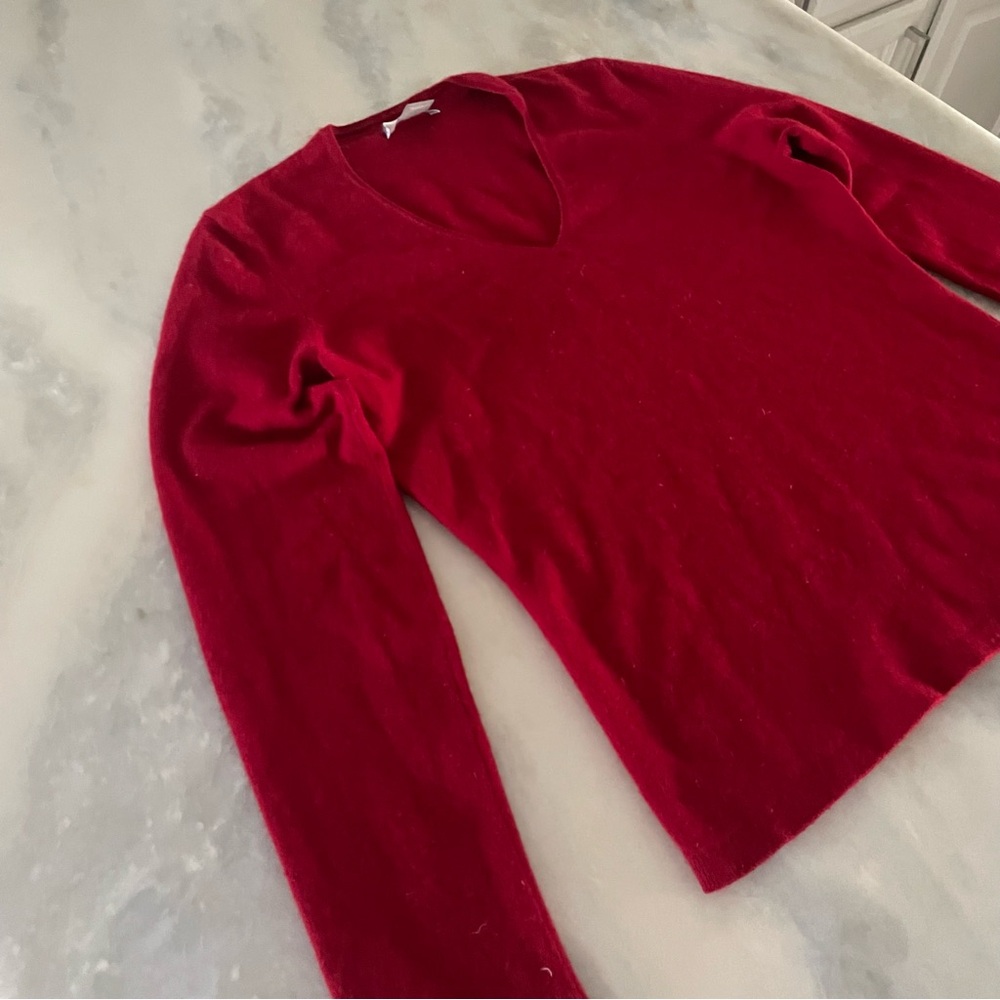 Ann Taylor Women’s M 100% Cashmere Red Long Sleeve V-Neck Winter Cozy Soft - Picture 3 of 7